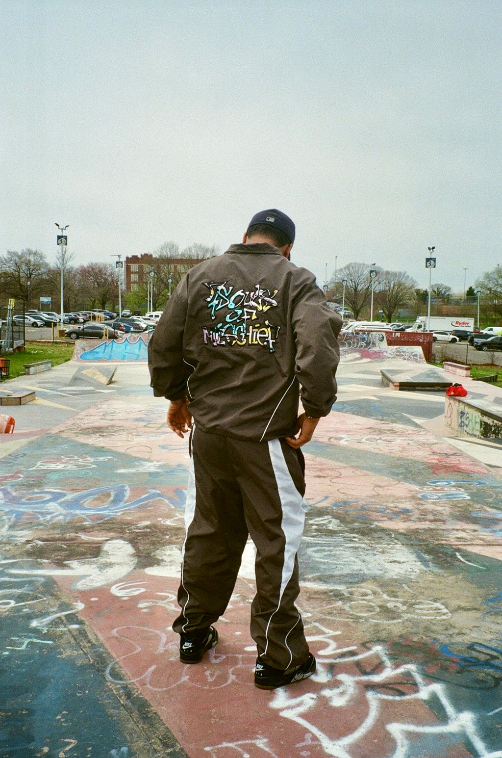 OLIVE GREEN WINDBREAKER TOP ONLY